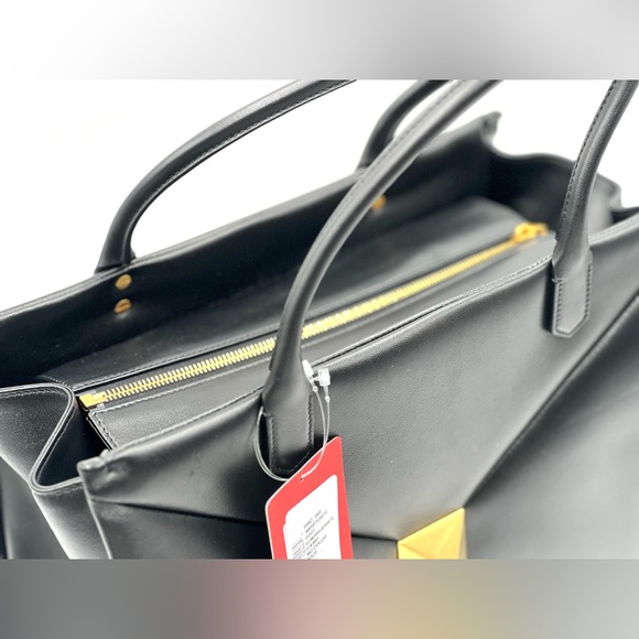 Valentino Garavani Black One Stud Tote - Picture 9 of 14